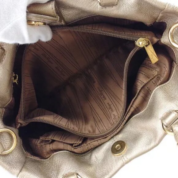 Salvatore Ferragamo Handbag Vara Leather x Gold Hardware Authentic Used - Picture 8 of 10